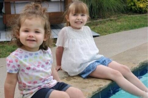 Izabel & Elise Chambers